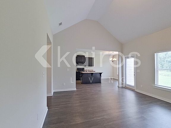 5th image of 14640 Griffin St