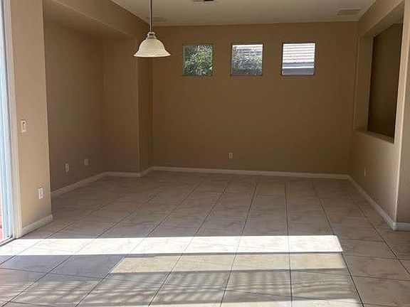 3rd image of 2640 Spruce Creek Dr