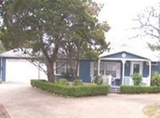 203 Robertson Rd, Kerrville, TX 78028