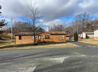 215 Jones St SE, Christiansburg, VA 24073
