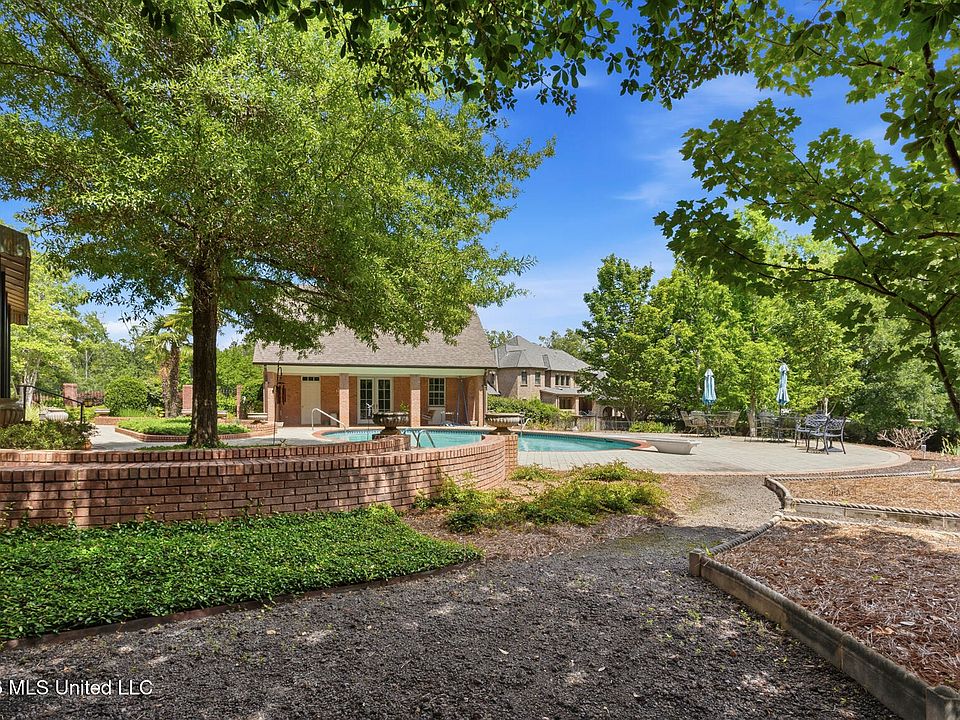 70th image of 147 Chantilly Dr
