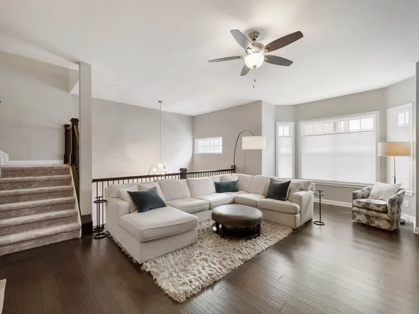 869 N Park Trail Dr, Carmel, IN 46032