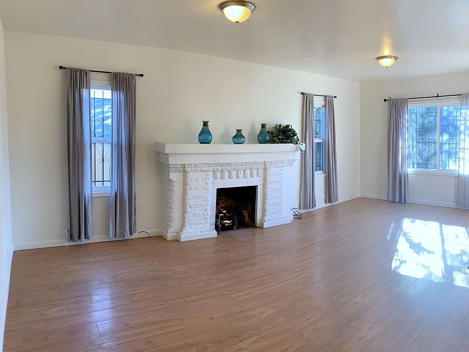 1st image of 1117 W 94th St