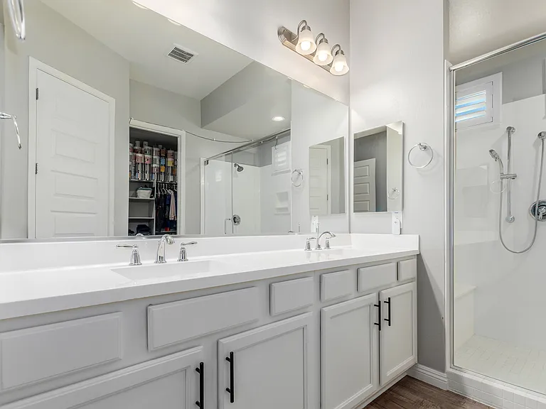 1140 W Whistling Thorn Ave — Photo 11