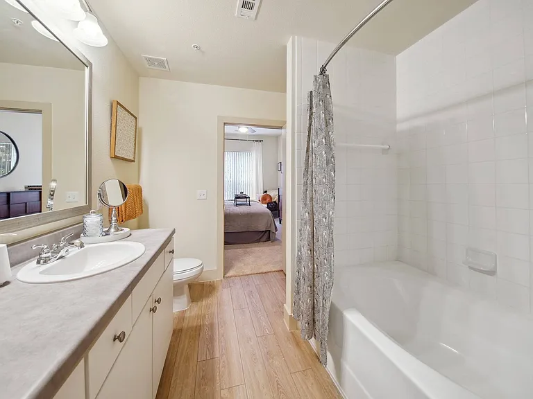 ParkAve_interior_bathroom (2)