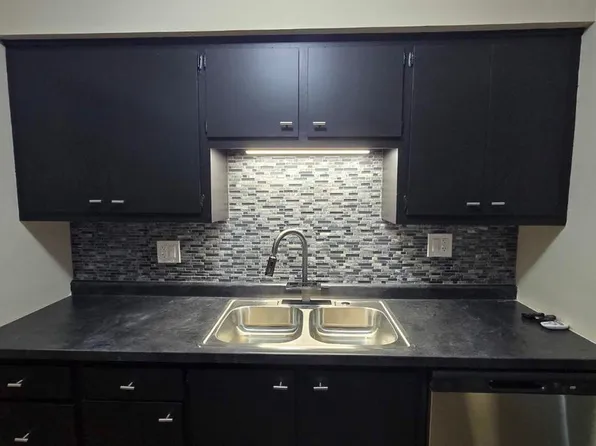 4244 N 104th St APT 3, Milwaukee, WI 53222