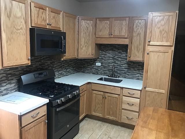 1st image of 4047 N Saint Louis Ave #1