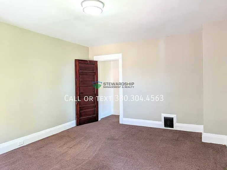 41 6th St SE — Photo 9