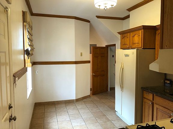 4th image of 69-74 Caldwell Ave #1