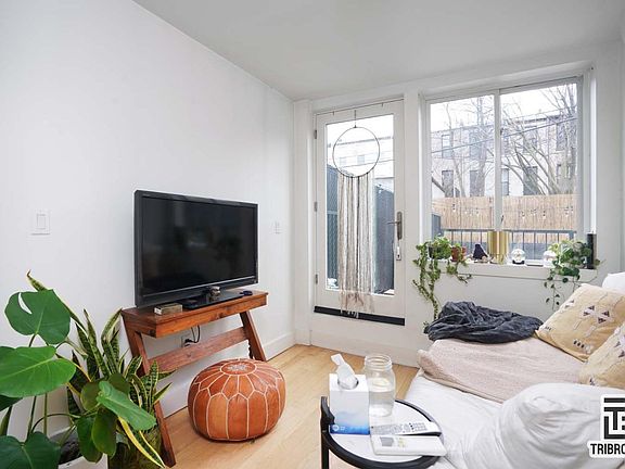 3rd image of 802 Lafayette Ave
