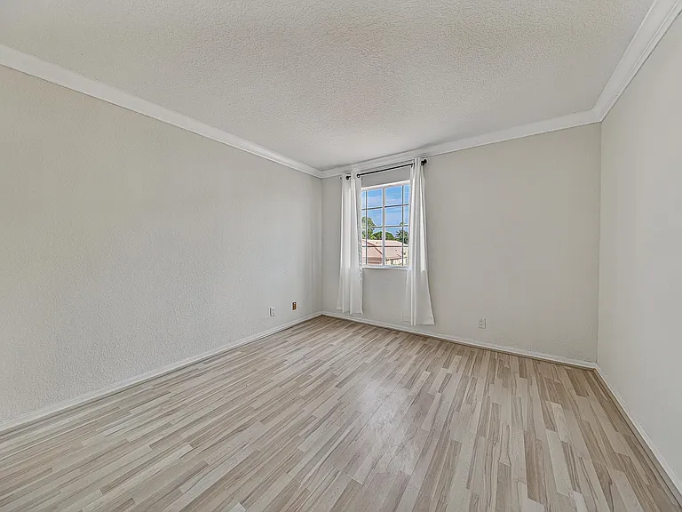 4583 NW 7th Pl — Photo 38
