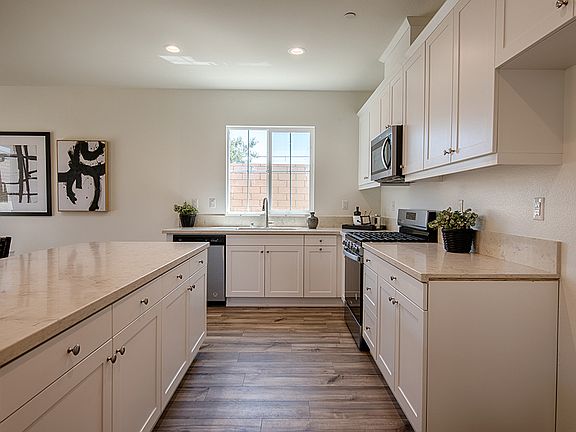 3rd image of 3481 Sweetbay Way