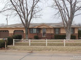 2105 Hageman Ave, Salina, KS 67401