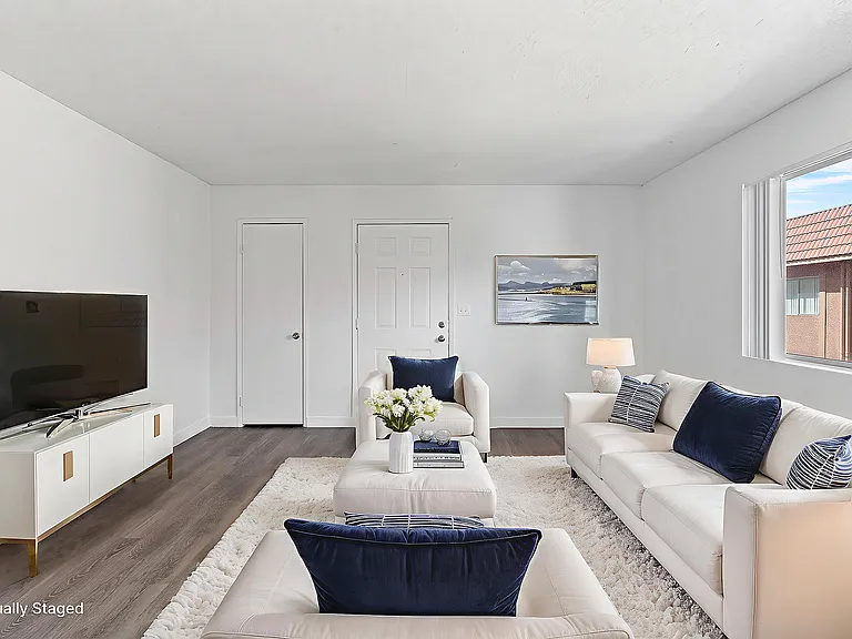 Regency Heights — Photo 15