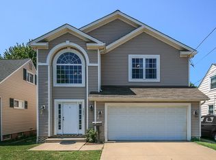 30041 Phillips Ave, Wickliffe, OH 44092