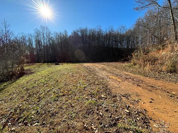 105 Tailwater Rd, Bluff City, TN 37618