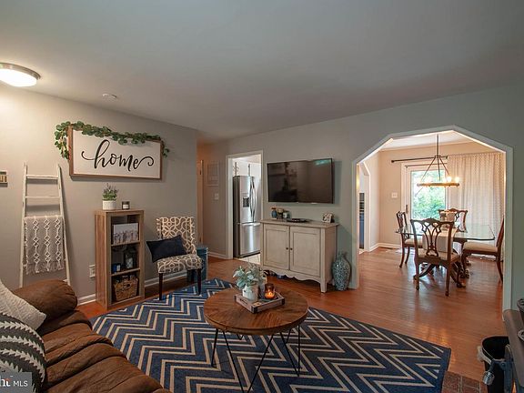 4th image of 7804 Stafford Hill Ct