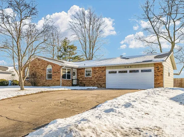 301 E Evergreen Dr, Saint Joseph, IL 61873