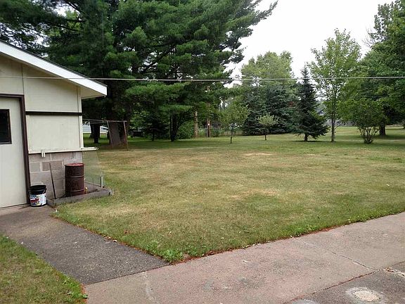4th image of 308 N River Dr