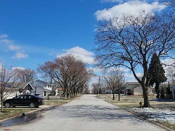 5th image of 4511 W 175th Pl