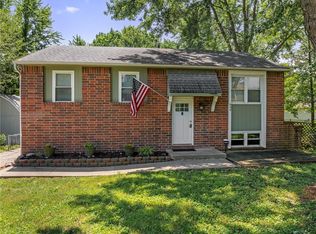 934 NW Berkshire Dr, Blue Springs, MO 64015