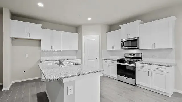 4803 Stirring Ptwy — Photo 3