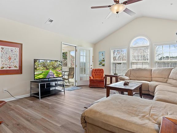 4th image of 115 Veranda Way Unit 6F