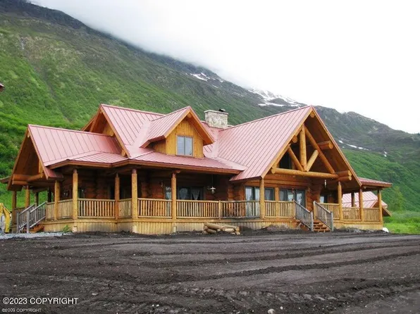 6160 Deep Lake Dr, Valdez, AK 99686