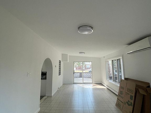 3rd image of 7 Park Ave
