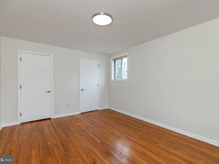 410 Woodlawn Ave — Photo 22