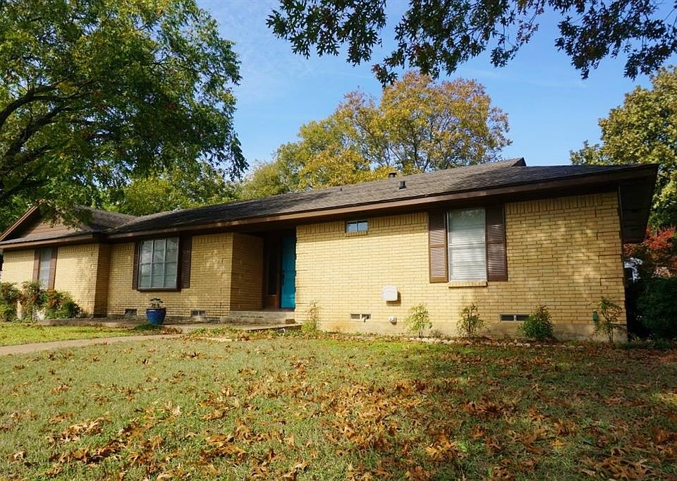 1st image of 803 W Avenue H