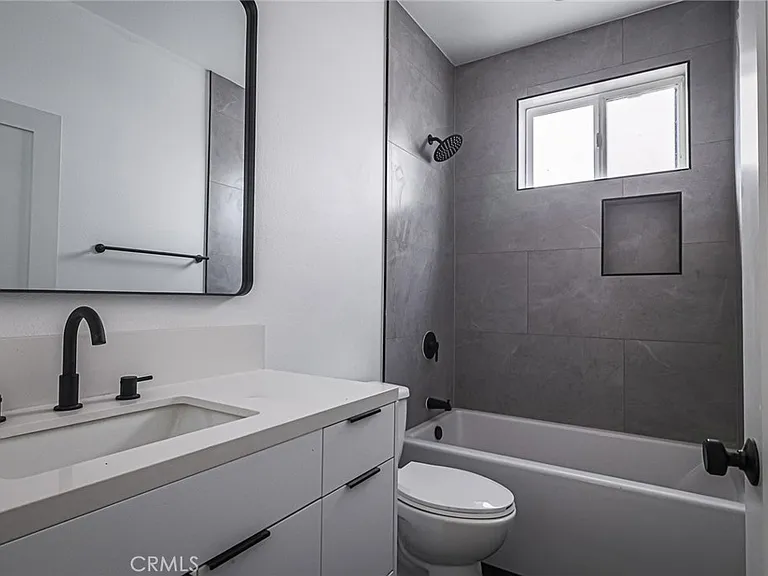 11814 Gilmore St — Photo 15