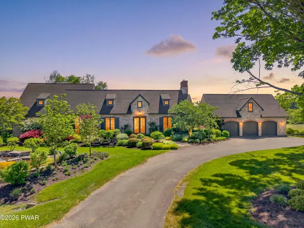 129 Valley View Rd, Greentown, PA 18426