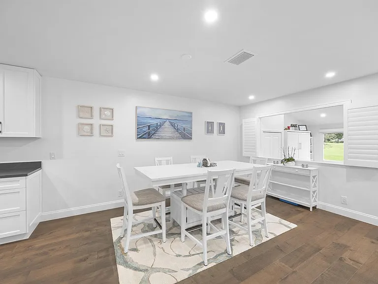 17235 Bay St — Photo 6