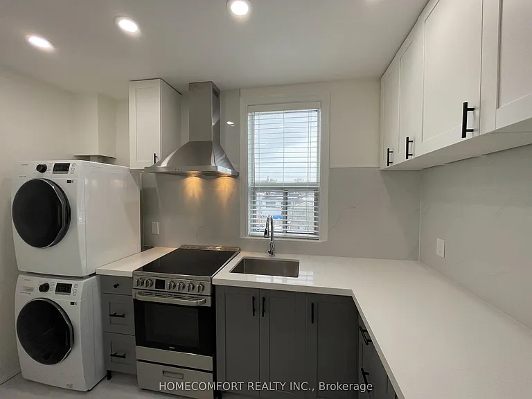 33 Strathmore Blvd #UPPER — Photo 10
