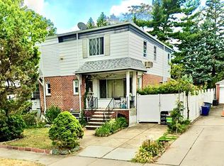5844 229th St, Oakland Gardens, NY 11364