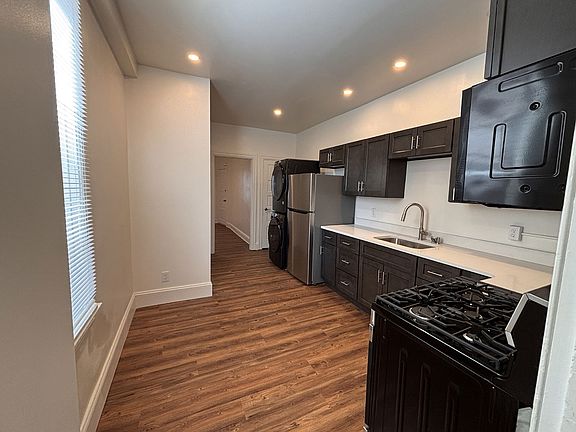 3rd image of 1028 W King St APT 1