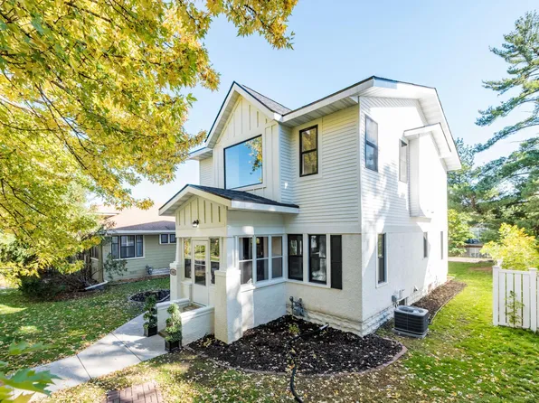 468 Warwick St, Saint Paul, MN 55105