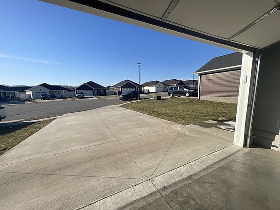 3rd image of 110 War Admiral Ct