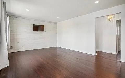 5th image of 604 Chestnut St APT G
