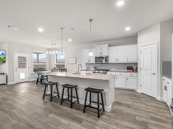 3rd image of 2405 Briscoe Ranch Dr