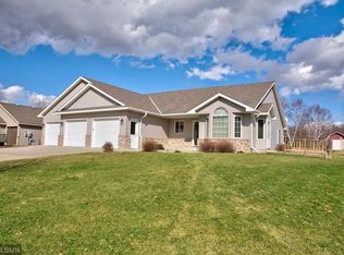 446 Pond View Ln E, Saint Joseph, MN 56374