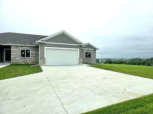 8605 Highview Cir Photo 1