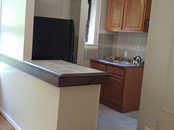 3rd image of 244 Roseville Ave APT 302