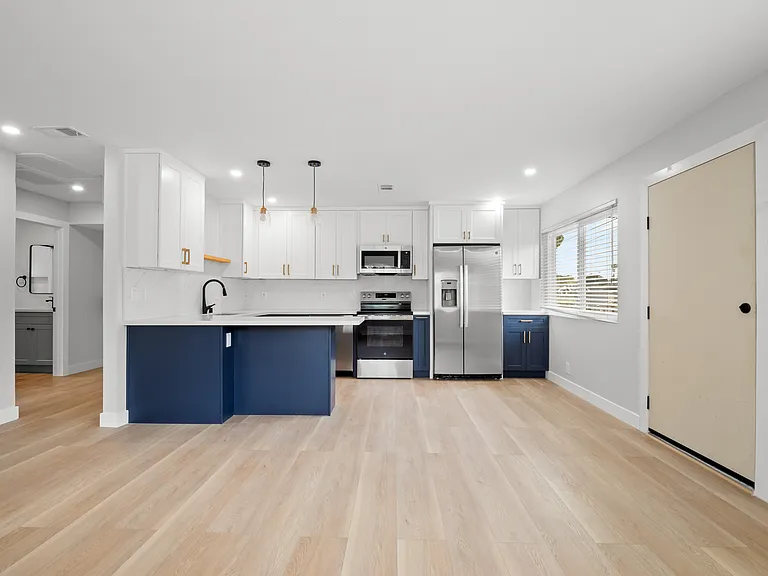 400 W Pedregosa St #C — Photo 4