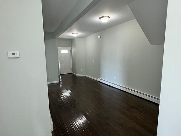 3rd image of 37 William St #1