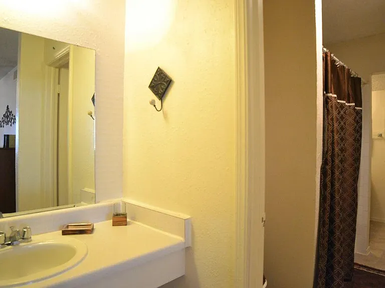 Brentwood Pointe — Photo 6