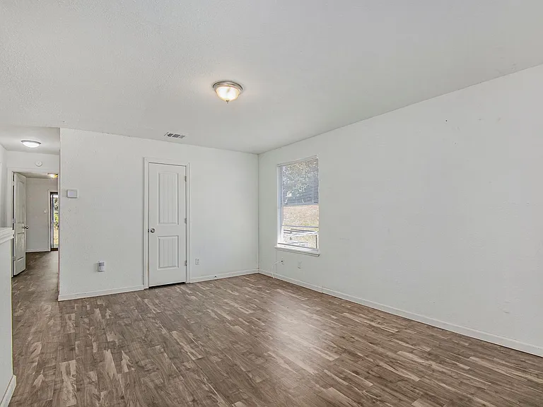 6000 Calloway Ct — Photo 5