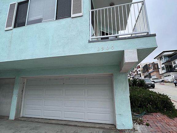 2nd image of 3900 Ocean Dr APT A