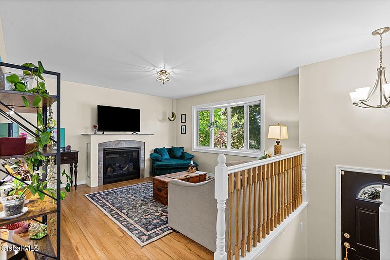 2nd image of 22 Collegeview Drive